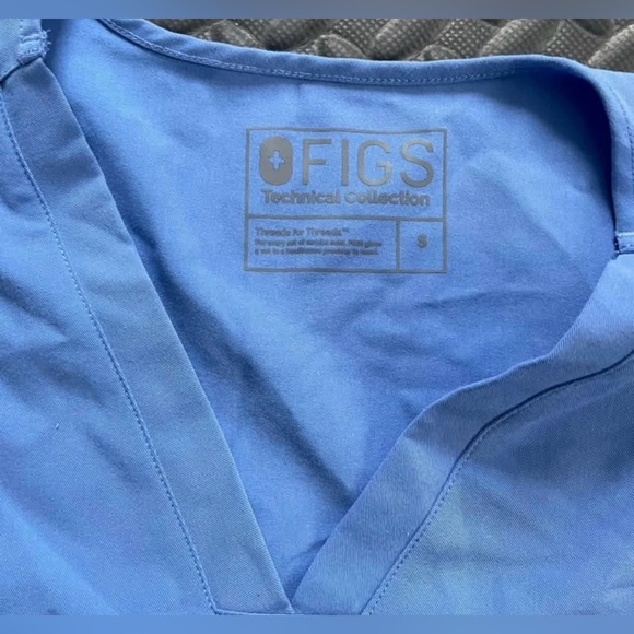 FIGS Scrub Set - Picture 5 of 6